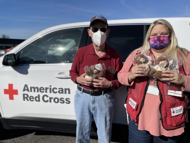 Communities-SamSchlossBearDelivery-RedCross-Photo-Turetzky-Feb2022 Communities-SamSchlossBearDelivery-RedCross-Photo-Turetzky-Feb2022